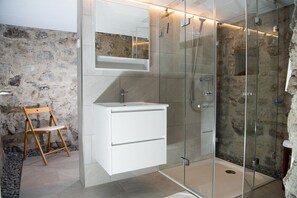 Bañera, secador de pelo