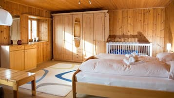 4 bedrooms, free WiFi