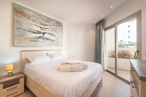 1 soverom, safe på rommet, wi-fi (inkludert) og sengetøy