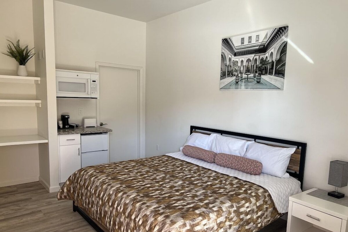Blackout drapes, WiFi (free), bed sheets