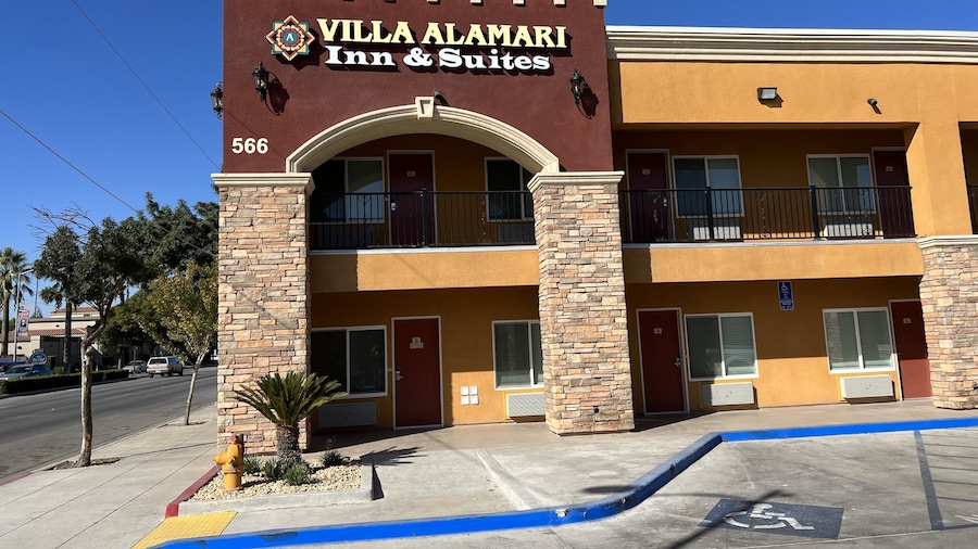 Villa Alamari Inn And Suites