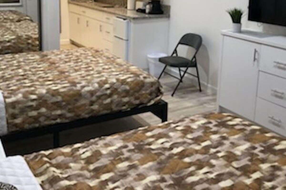 Blackout drapes, WiFi (free), bed sheets