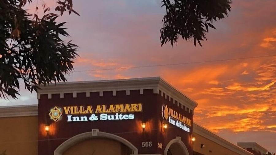 Villa Alamari Inn And Suites
