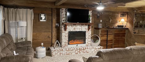 Smart TV, fireplace