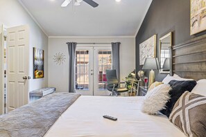 3 bedrooms, desk, iron/ironing board, travel crib