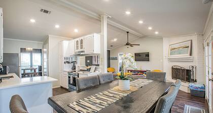 20 Min to Stockyards*Pool*Hot Tub*Arcades*King Bed