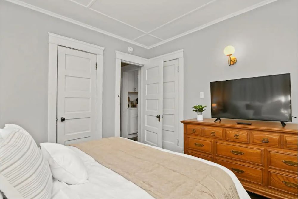 Cozy, PetFriendly Apartment Near University Middletown Abritel