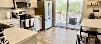 2.5 miles to Lackland BMT/12 miles to Sea World/Riverwalk