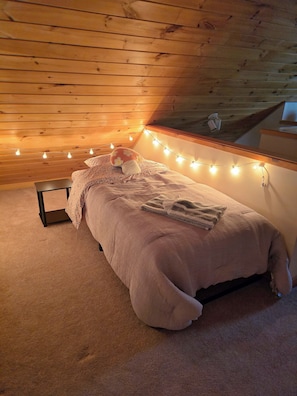 4 bedrooms, desk, free WiFi, bed sheets