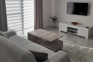 Fernseher, Stereoanlage