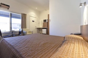 Quarto família | Ferros/tábuas de passar roupa, Wi-Fi de cortesia, roupa de cama