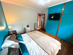 6 bedrooms, WiFi, wheelchair access