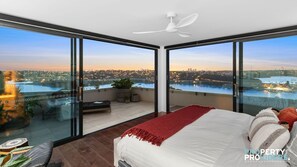4 Schlafzimmer, Schreibtisch, Bügeleisen/Bügelbrett, WLAN