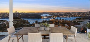 Outdoor dining - Massive Sydney Harbour Views -  Luxury Home between Mosman and Manly (Clontarf)