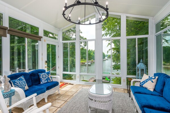 Interior - Shoreside Oasis - Amazing Views & Spacious 5BR 4BA (Mooresville)