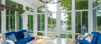 Shoreside Oasis - Amazing Views & Spacious 5BR 4BA