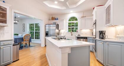 Shoreside Oasis | Amazing Views & Spacious 5BR 4BA