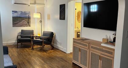 Mountain View Rooftop Suite in Hot Springs, NC