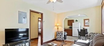 Reopened since Helene 🩵 Spacious 2-bedroom suite in the center of Hot Springs