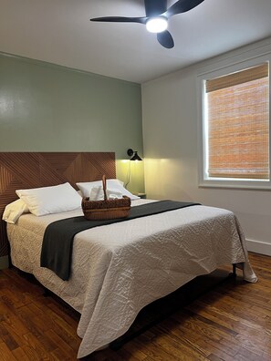 2 bedrooms, WiFi (free), bed sheets