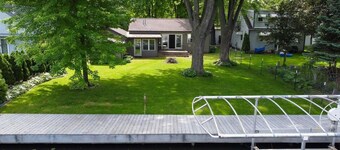 Waterfront Retreat on Lake Winnebago, Kayaks, Firepit, Dog Friendly