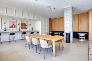 Dining - Spacious Dumbo 1BR w/ W/D, Roof & Gym, nr TimeOut Building, by Blueground (Brooklyn)