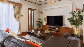 Living area - Laulea YAKA (Kin)