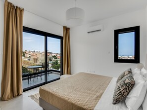 2 chambres, fer et planche à repasser, accès Internet, draps fournis