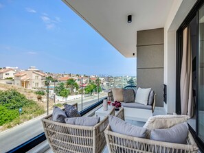 Terrace/patio - Sanders Elgio - Pleasant 2-Bdr Apt w Balcony (Agios Athanasios)