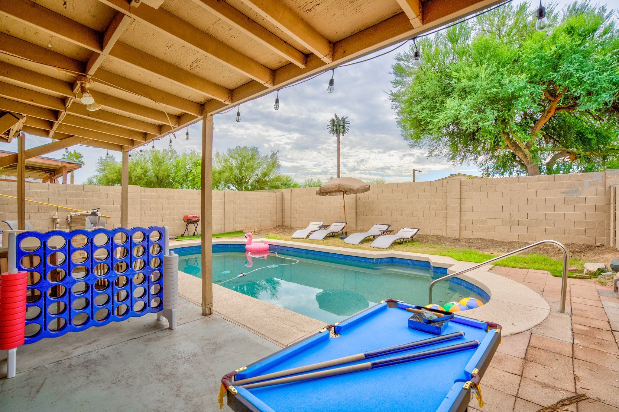 Comfy Chic King Bed Trendy 3 BR w/ Free Prk & Pool