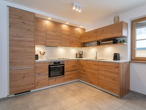 Fridge, microwave, oven, stovetop - Detached chalet with infrared seats (Donnersbachwald)