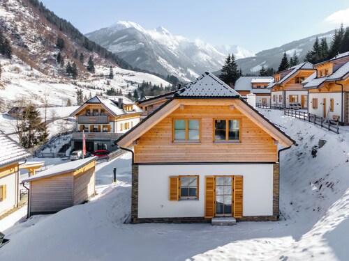 Freistehendes Chalet mit Infrarotsitzen