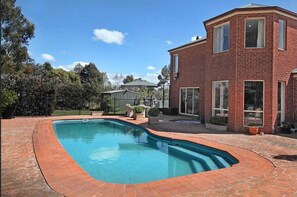 Outdoor pool - Centelle Park - Farm Stay (Kilmore East)