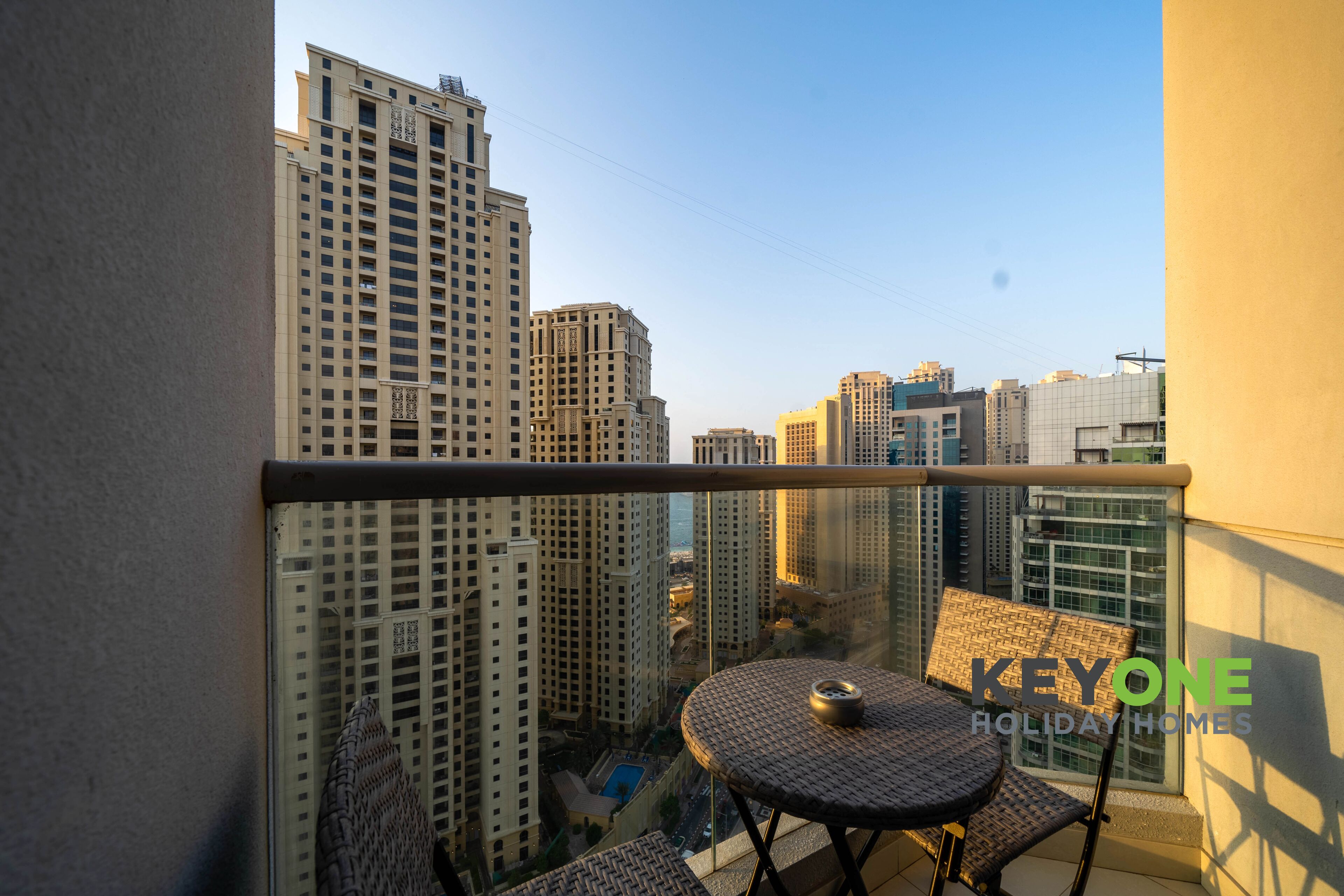 Deluxe Apartment | Balcony