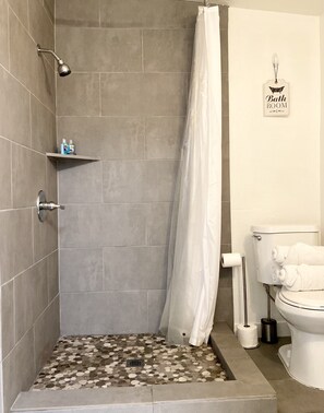 Shower - Johnnys Garage studio (Phoenix)