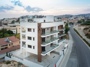 Exterior - Sanders Elgio - Delightful 2-Bdr Apt with Balcony (Agios Athanasios)