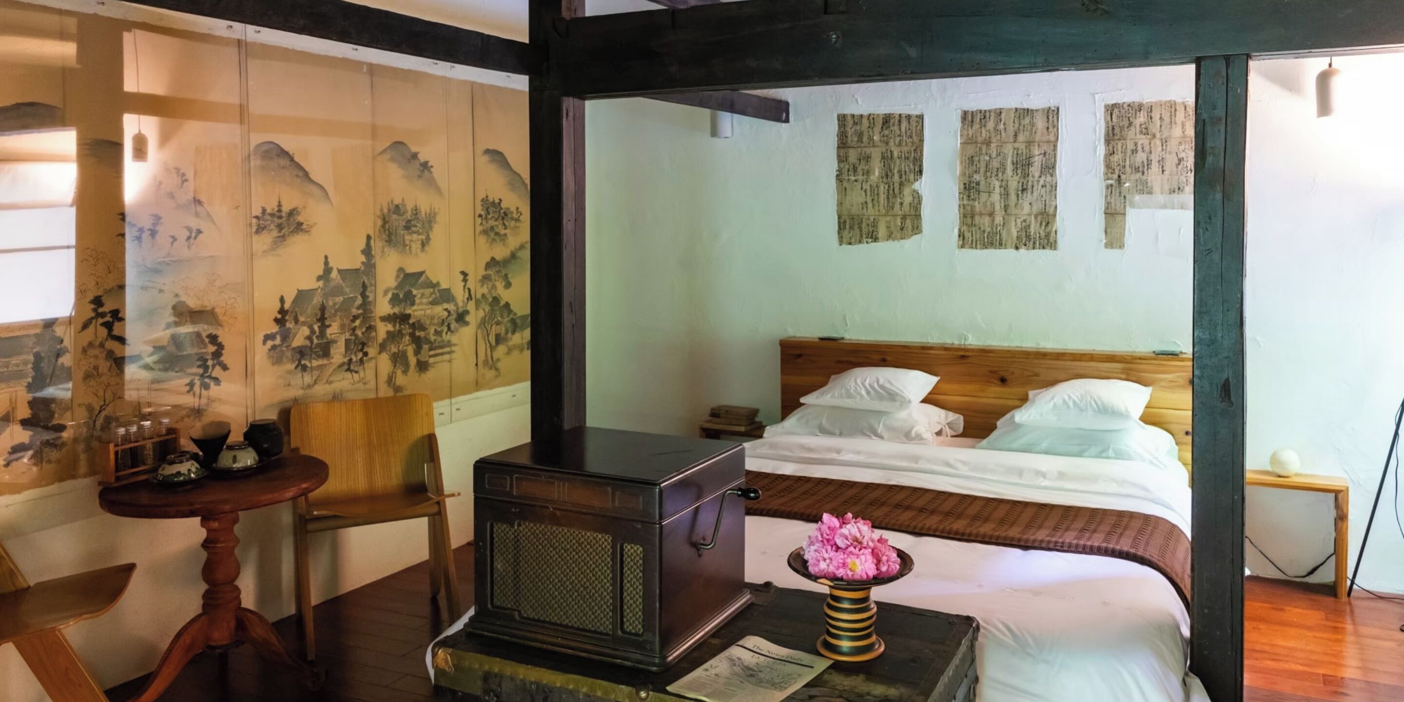 Queen Room, Non Smoking | In-room safe, individually decorated, individually furnished, free WiFi