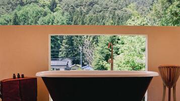 Rom, ikke-røyk (Glamping Rose View) | Safe på rommet, individuelt dekorert og individuelt innredet