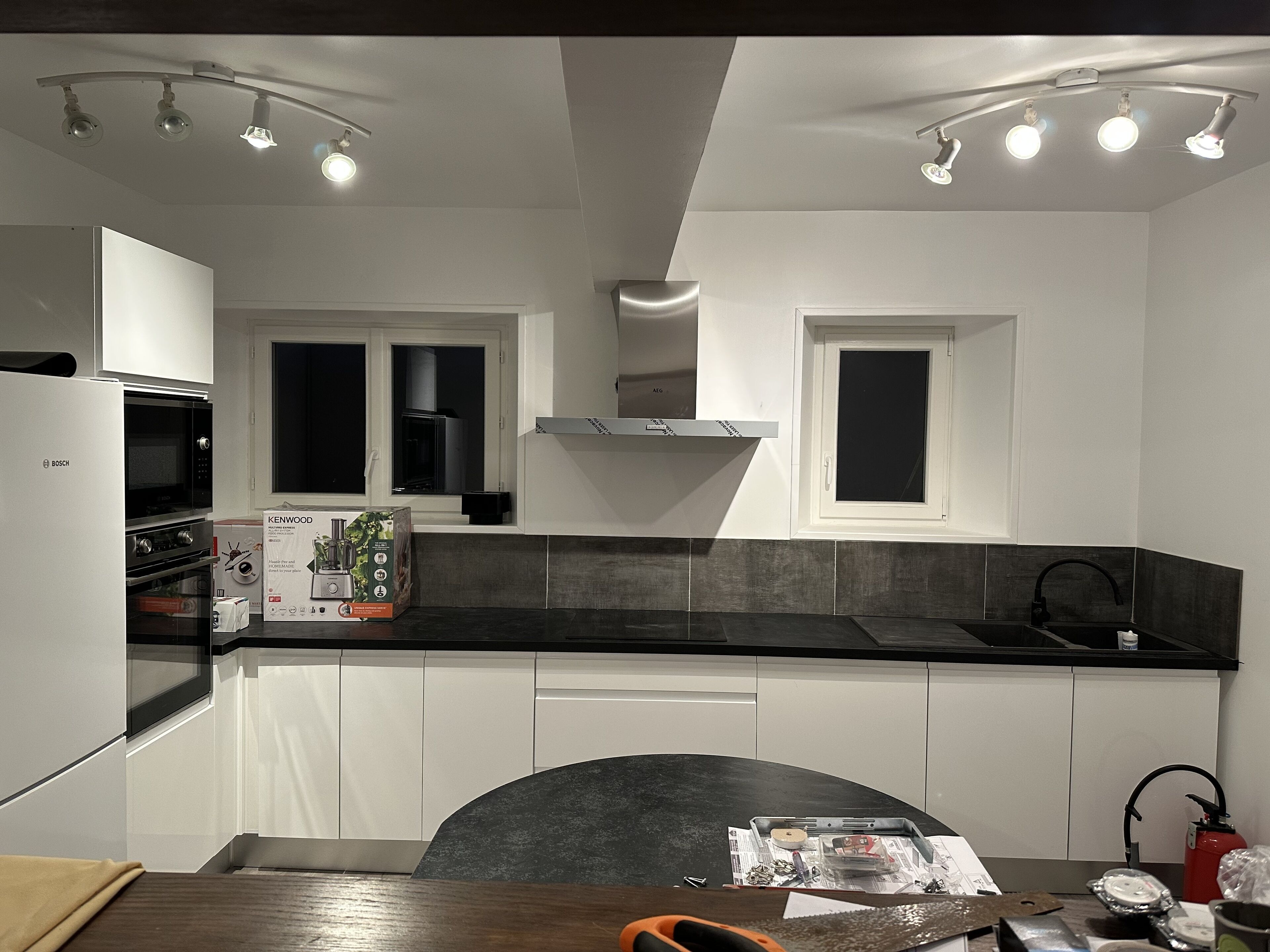 冰箱、微波炉、烤箱、炉灶