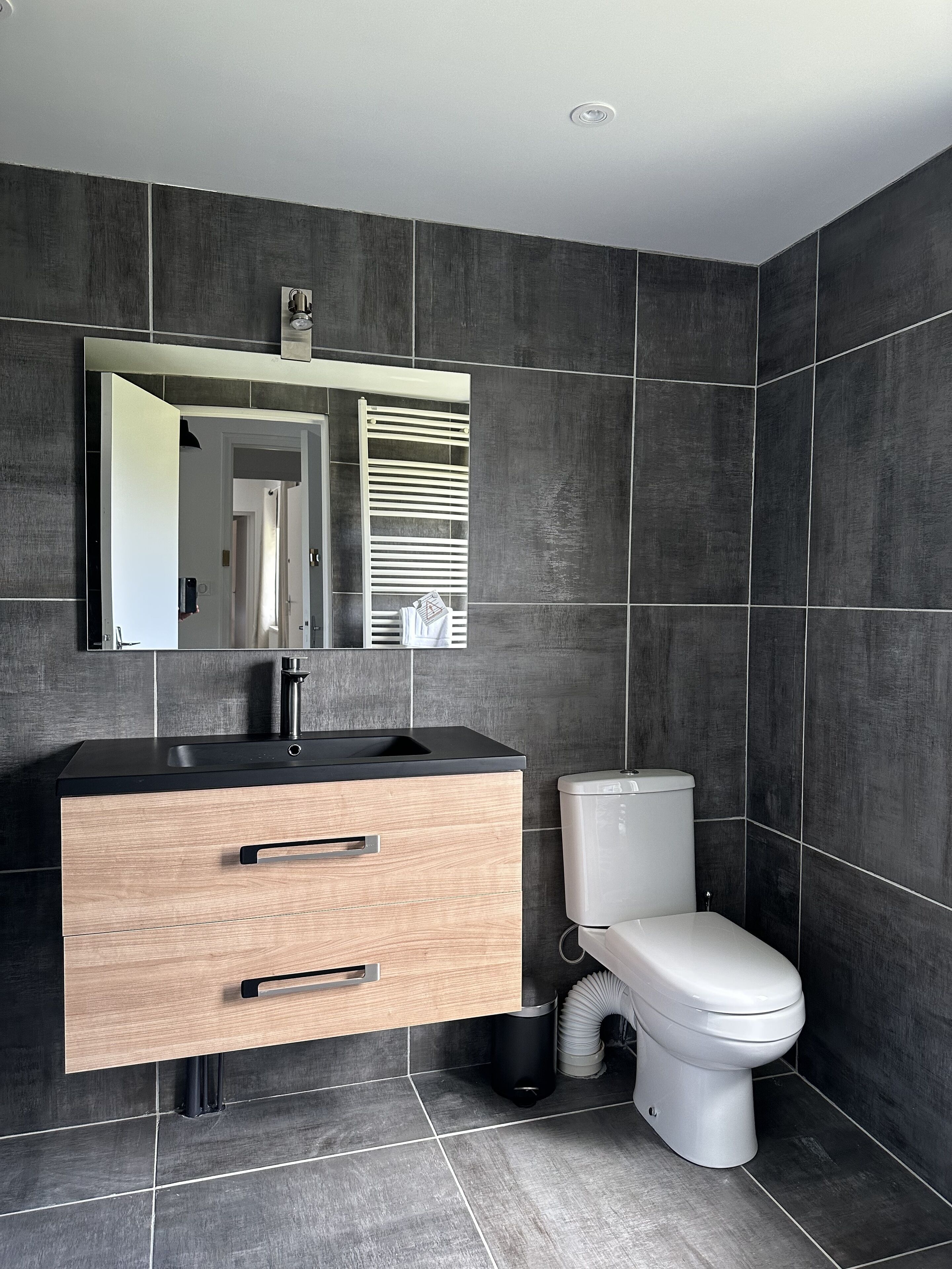 淋浴设施、 毛巾、卫生纸