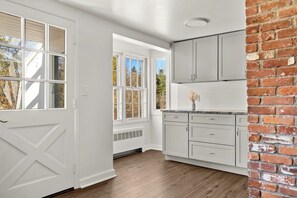 Interior - Mountain View 8-BR Lodge 2-Min to Mount Snow (Dover)