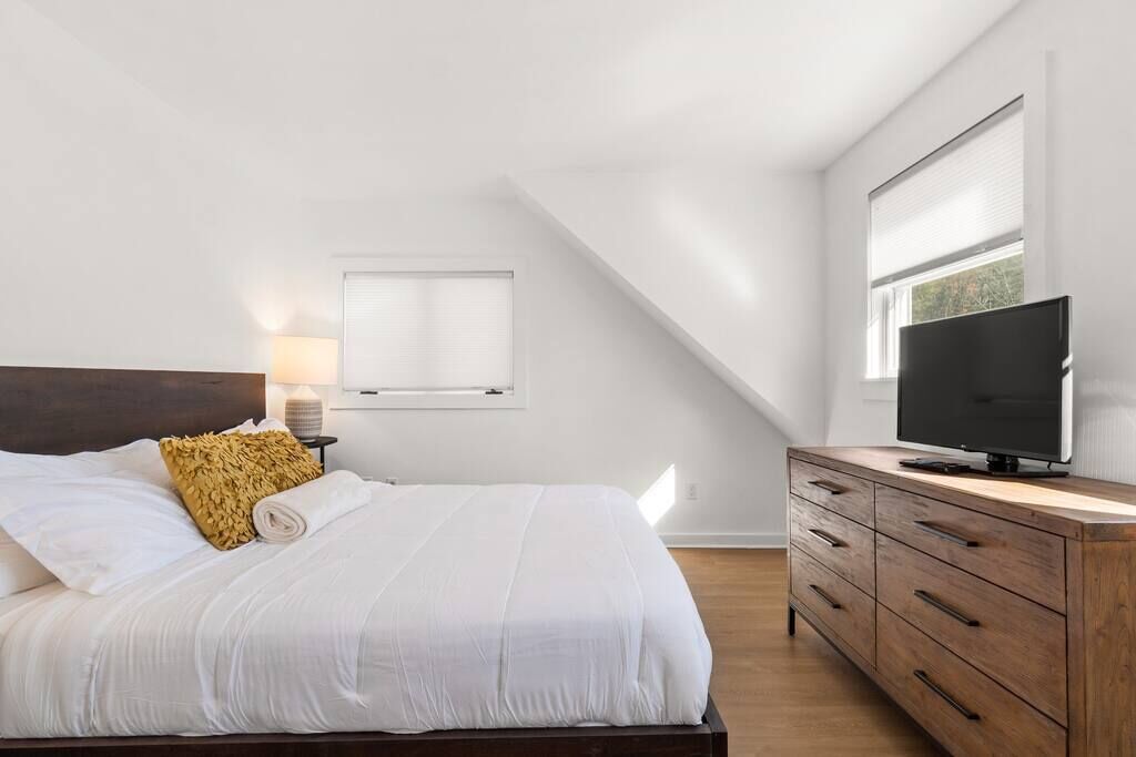 9 chambres, bureau, Wi-Fi, draps fournis