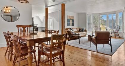 Spacious 9-BR Downtown Residence 3-Min to Okemo