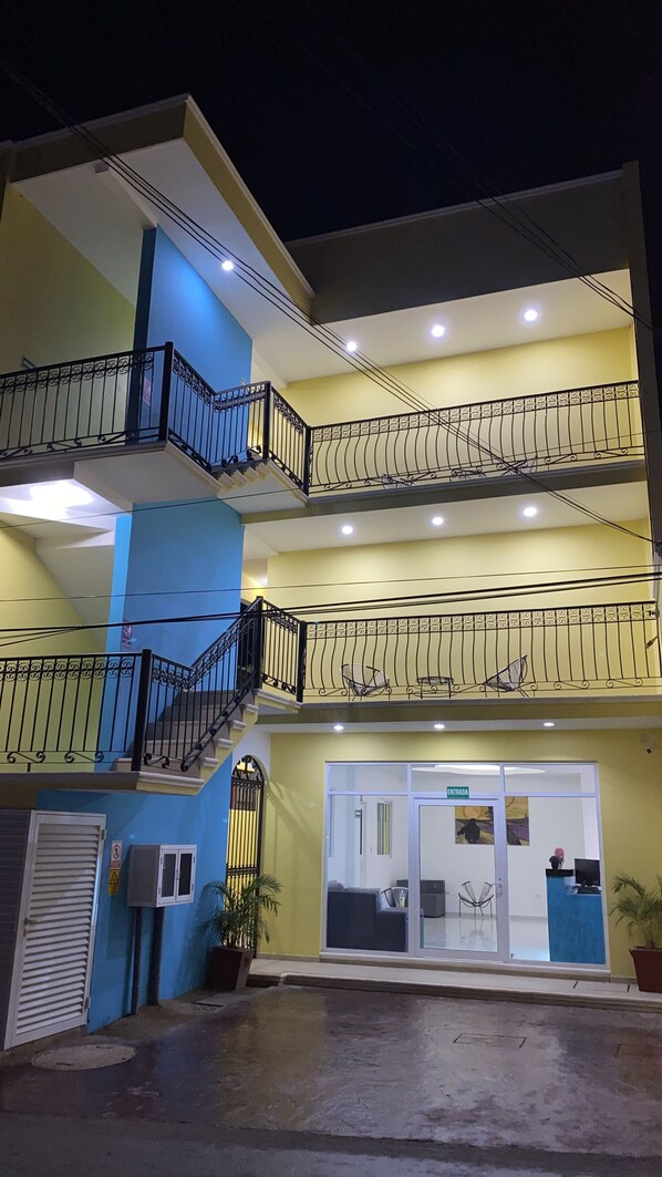 واجهة المنشأة