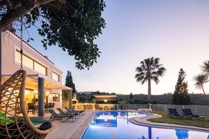 A heated pool, sun loungers - Peace and quiet close to Rethymno beach, beautiful gorge & sea views, kids pool! (Rethymno)