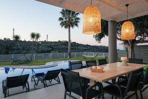 Outdoor dining - Heated pool, kids pool, gorge and sea views! (Rethymno)