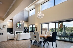 Dining - Peace and quiet close to Rethymno beach, beautiful gorge & sea views, kids pool! (Rethymno)