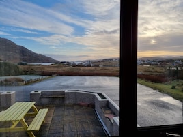 Escritorio, cortinas blackout, wifi gratis y ropa de cama 