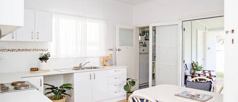 微波炉、烤箱、炉灶、洗碗机