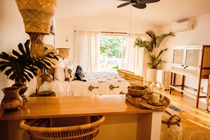 Luxury Villa, 4 Bedrooms, Private Bathroom, Beach View